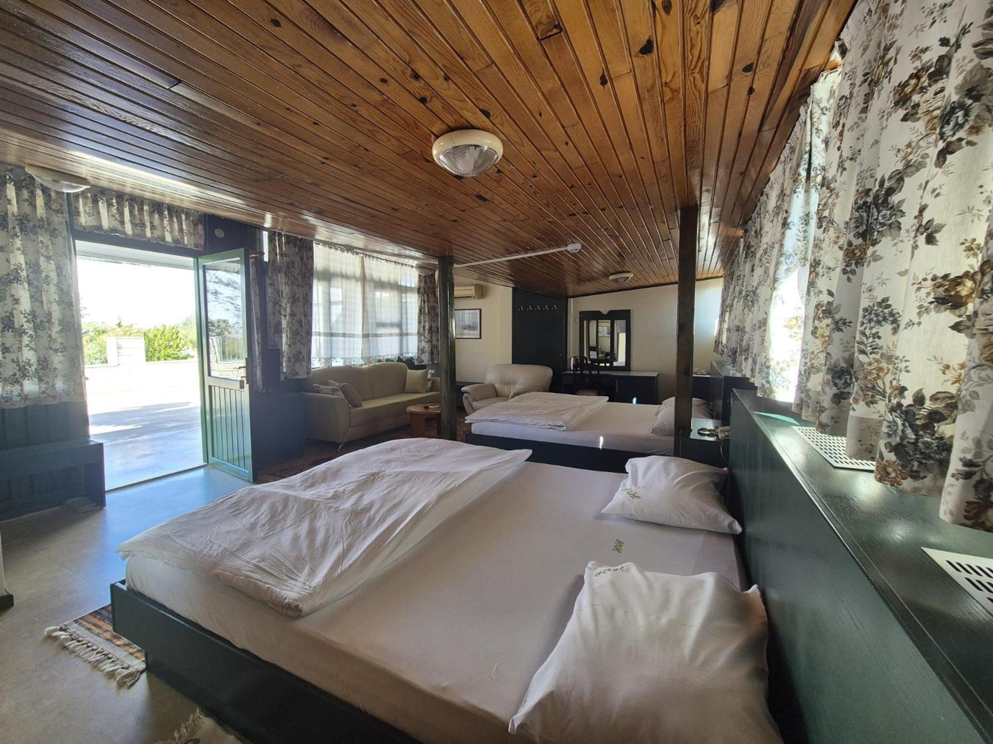 Hal-tur Hotel 3*