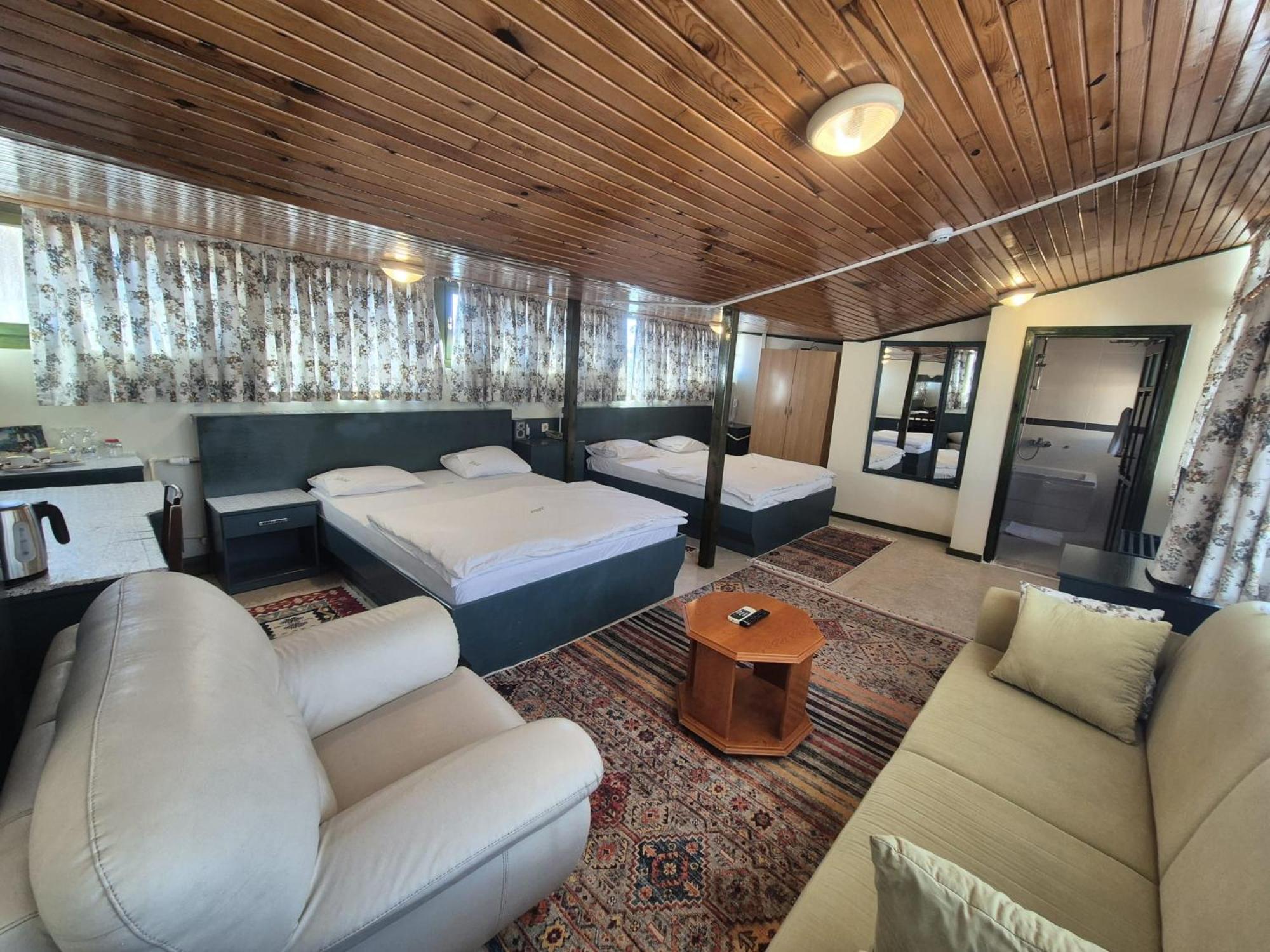 Hotel Hal-tur